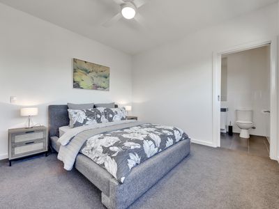 2 / 10 Luton Drive, Yarrawonga
