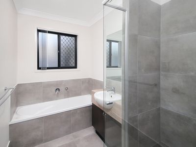 57 Admiral Crescent, Springfield Lakes