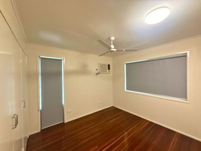 12 Brock Crescent, Dysart