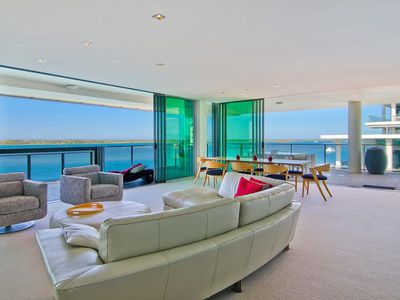 26704 / 2 Ephraim Island Parade, Paradise Point