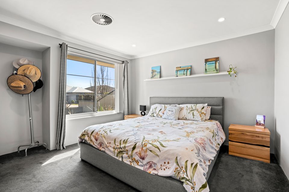 19 Calamocha Way, Piara Waters