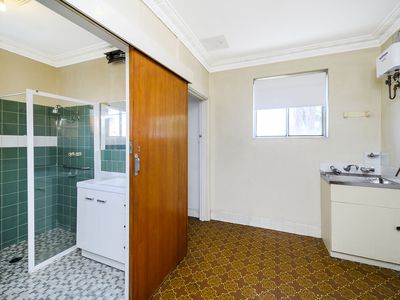 33 Robert Street, Como