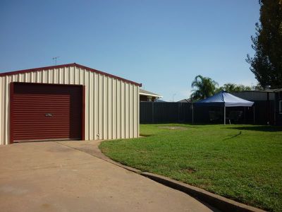 28 Meadowbank Drive, Dubbo