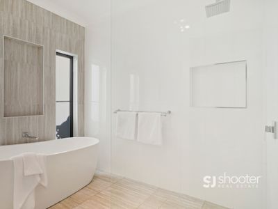 5 Venetian Court, Dubbo
