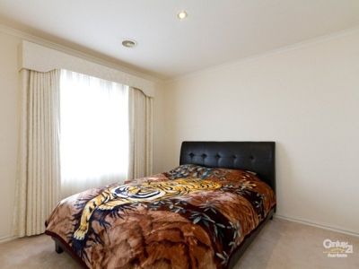 37 Bateman Grove, Hampton Park