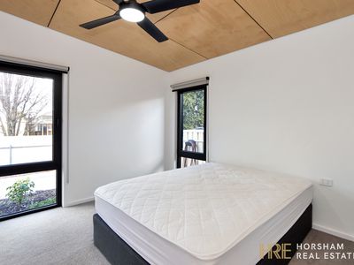 2 / 24 Begg Street, Horsham
