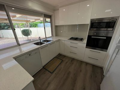 5 Menzies Place, Edensor Park