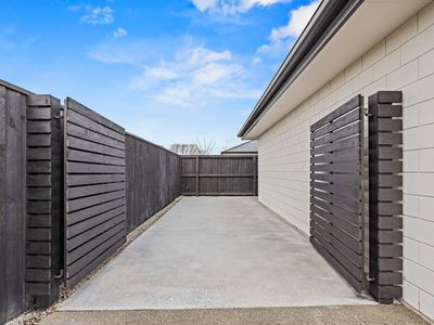 30 Guinevere Drive, Lincoln