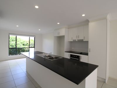 1 / 18 Goal Crescent, Griffin