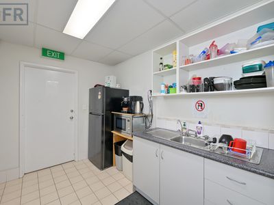 2 / 5 Sequoia Place, Bibra Lake