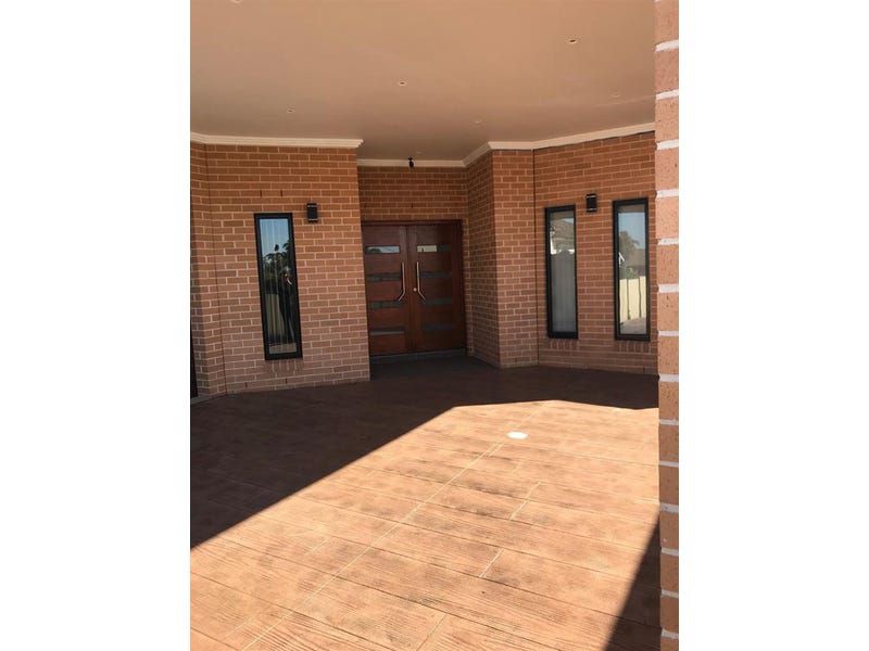 111A Hill Road, Lurnea