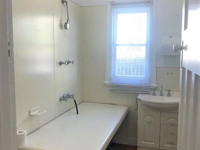 1 / 143 Princes Highway, Milton