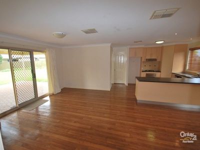 15 Cronin Place, Dubbo