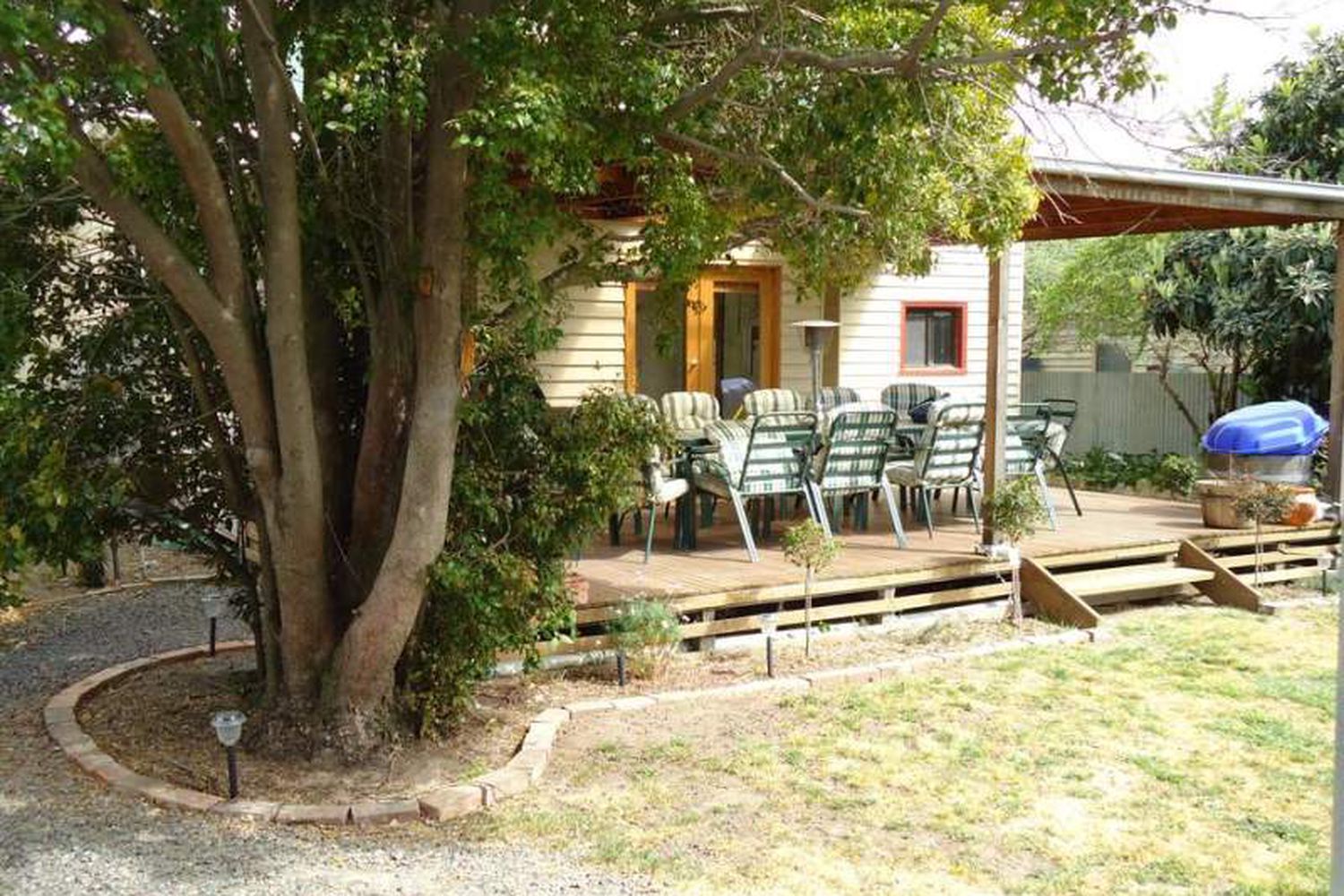 7 Bennett Rd, Horsham