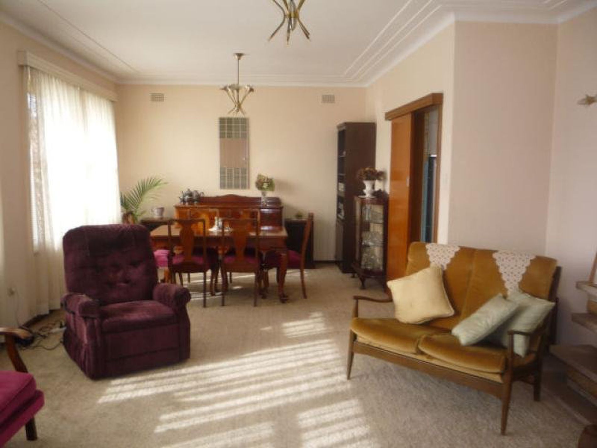 15 Waycott AVENUE, Kingsgrove