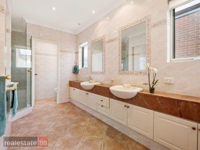 12 De Havilland View, Maylands