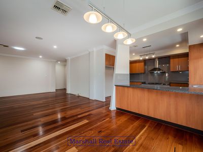 8 Newgain Cres, Carramar