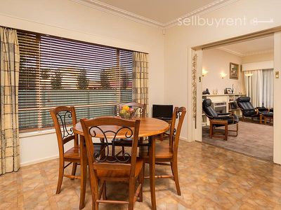 2 WOODLAND STREET, Wodonga