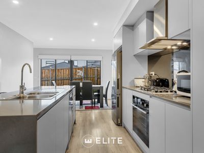 35 Graziers Crescent, Clyde North