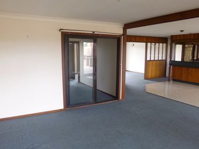 17a McKenzie Avenue, Mount Warrigal