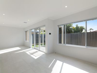 91 Twickenham Drive, Kingsley
