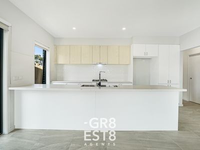 2 / 25 Navarre Drive, Cranbourne West