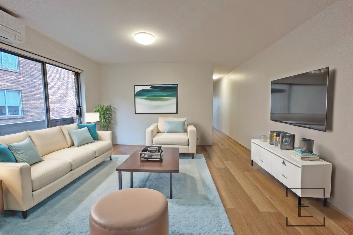 9 / 2 Macintosh Street, Mascot