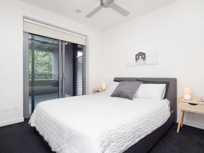1017 / 16 Hamilton Place, Bowen Hills
