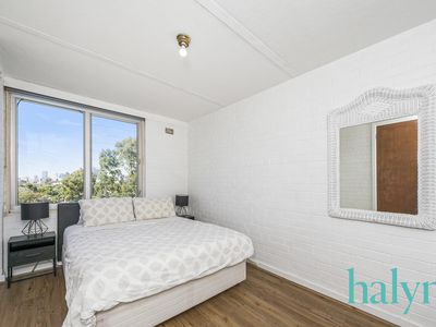 33 / 3 Russell Avenue, North Perth
