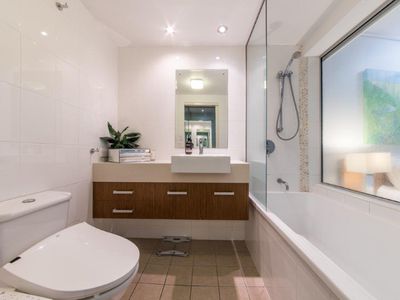 24 / 18 Seaview Drive, Airlie Beach