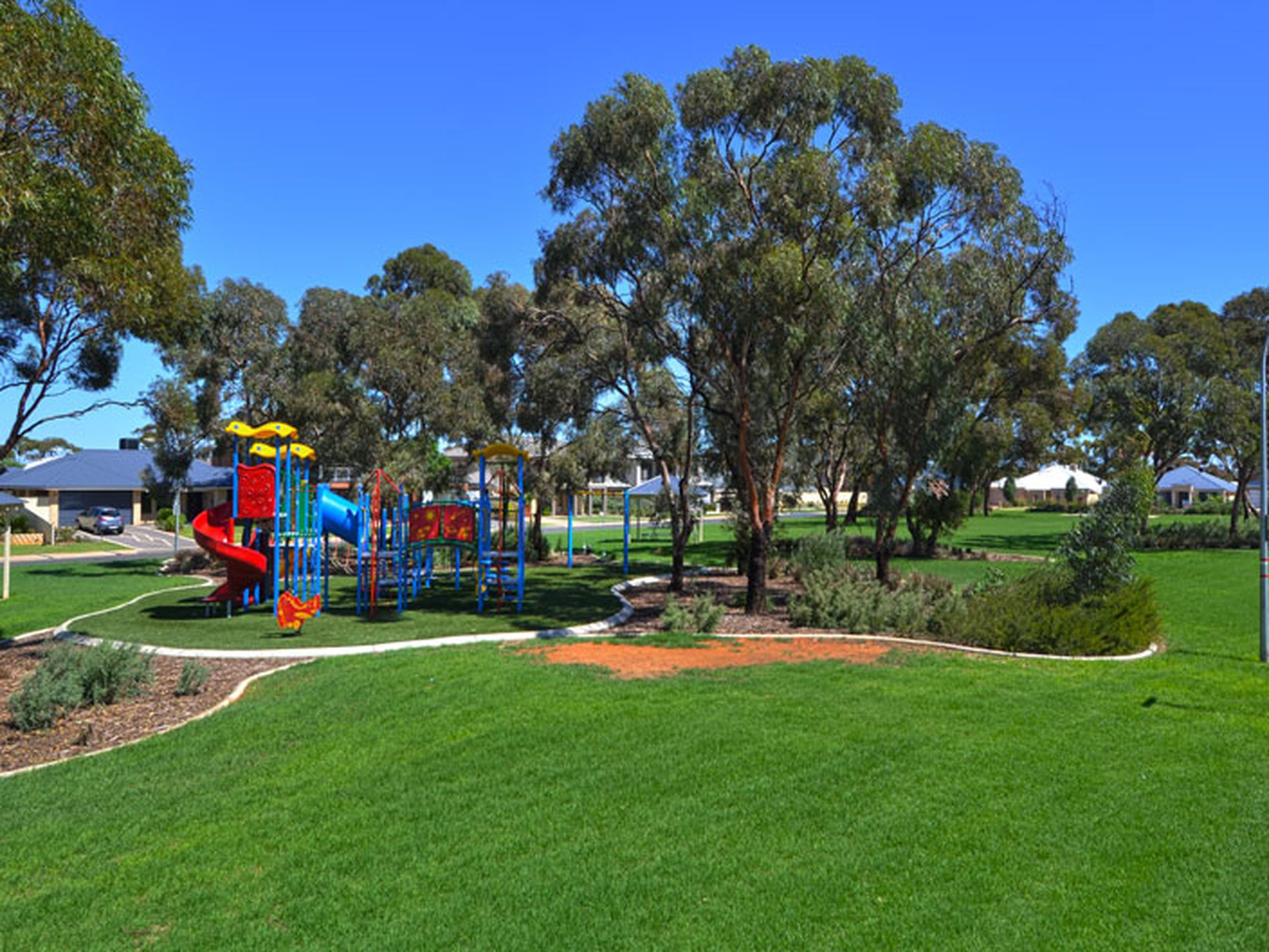 5 Buchanan Court, Somerville