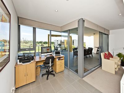 302 / 21 Bow River Cres. , Burswood