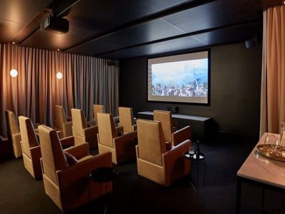 906 / 9 Waterside Place, Docklands