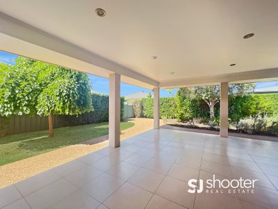 22 Loch Lomond Way, Dubbo
