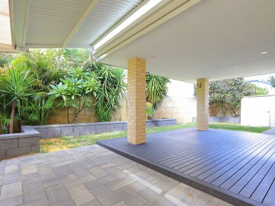 15 Yindana Boulevard, Lakelands