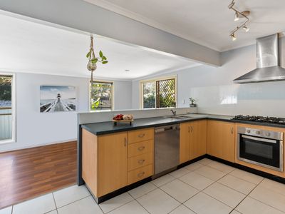 1 Madelin Court, Thorneside