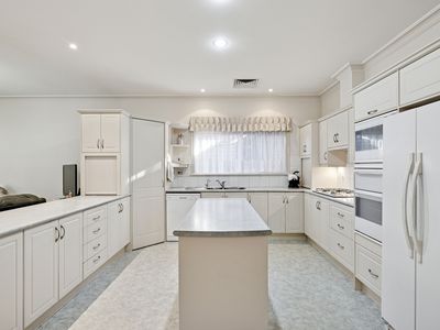 16 Amber Woods Drive, Glenside