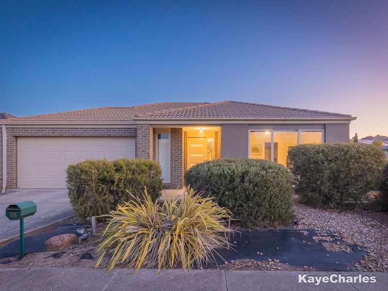 66 Corymbia Promenade, Pakenham
