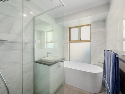 6 Jenniphur Court, Atwell