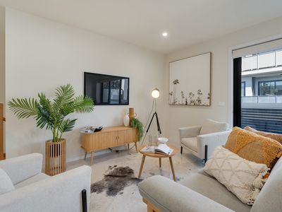 2 / 13 South Street, Hadfield