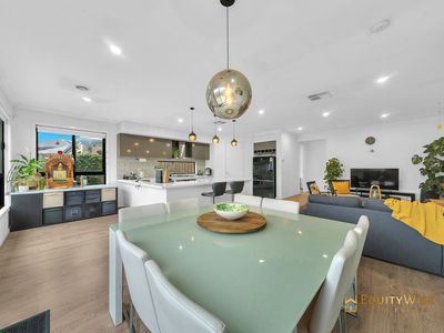 9 Huron Road, Manor Lakes