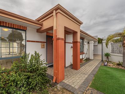 106 Hillsborough Drive, Nollamara