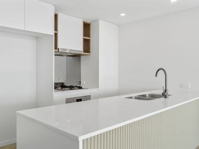 2603 / 10 Sickle Avenue, Hope Island