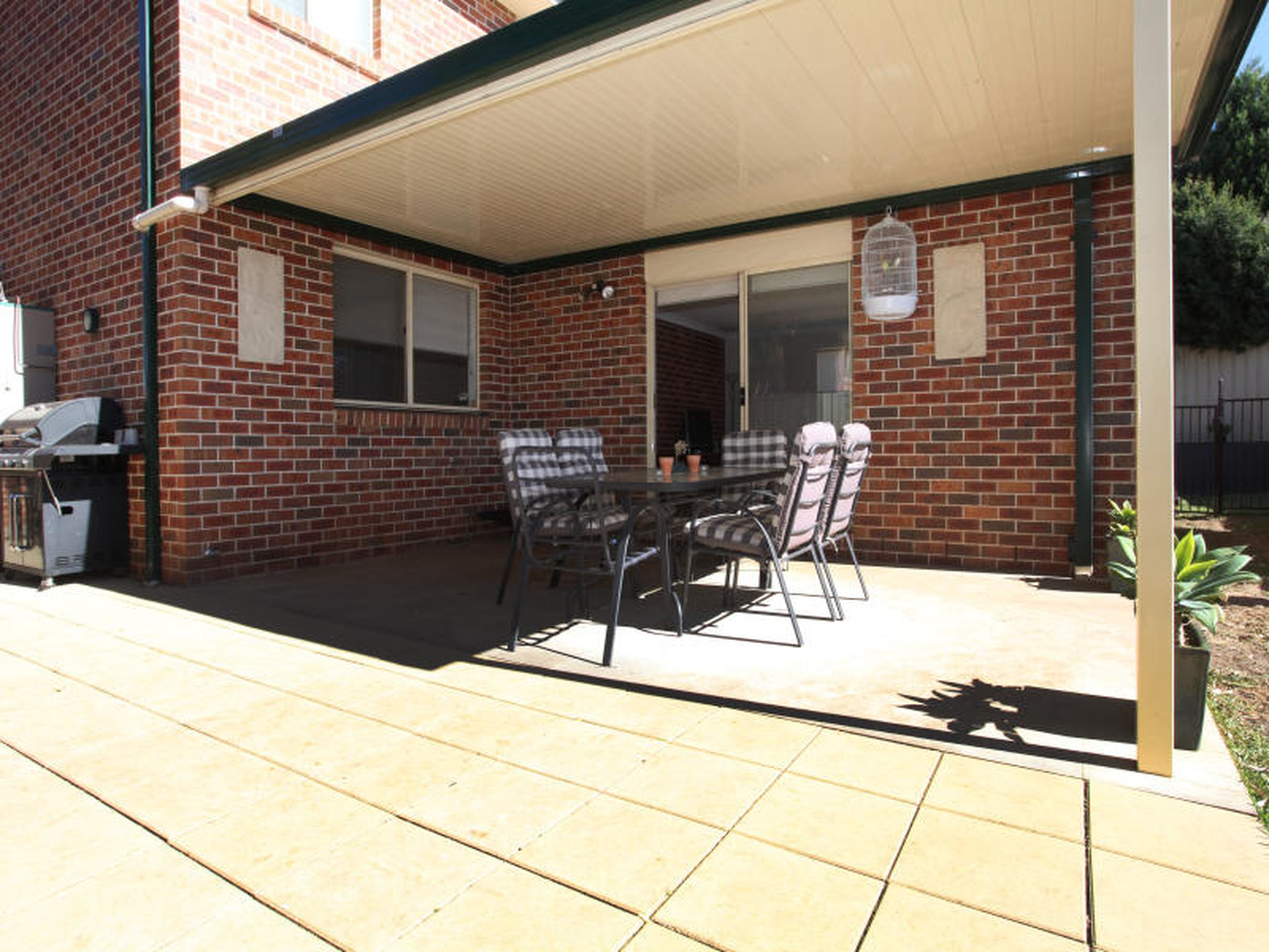 6 Buyu Road, GLENMORE PARK