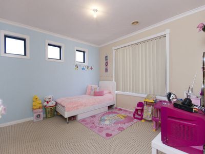 18 Hopegood Place, Lynbrook