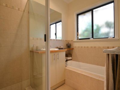 5 Smythe Drive, Broadwood