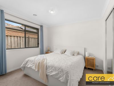 26 Verdant Avenue, Officer