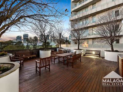 105 / 99 Whiteman Street, Southbank