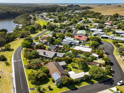 20 Dry Creek Road, Donovans