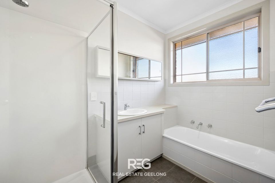 2 / 30 Burdoo Drive, Grovedale